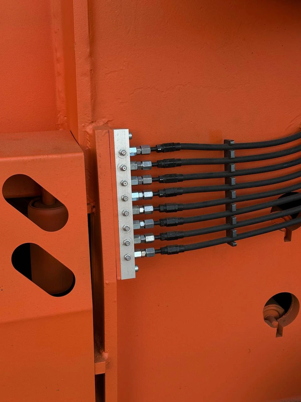 Измельчитель веток и древесины DH-220 на гусеничном ходу